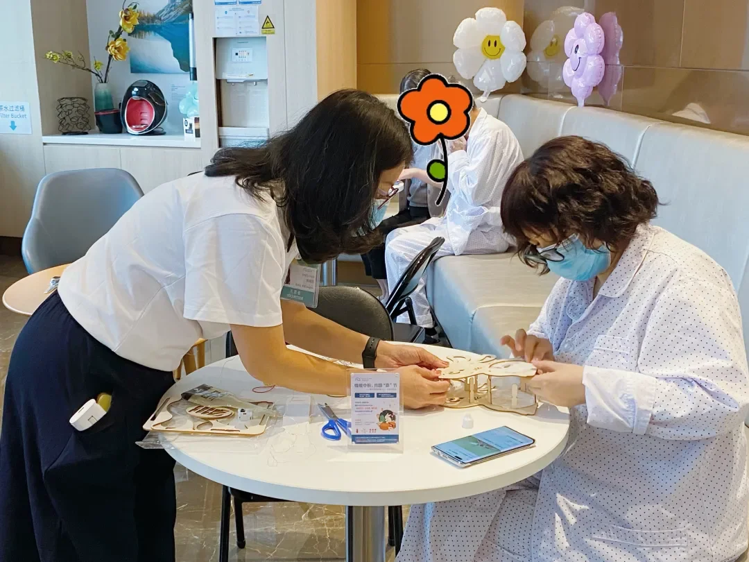 Inpatients taking part in a therapeutic handicraft activity at Jiahui International Hospital